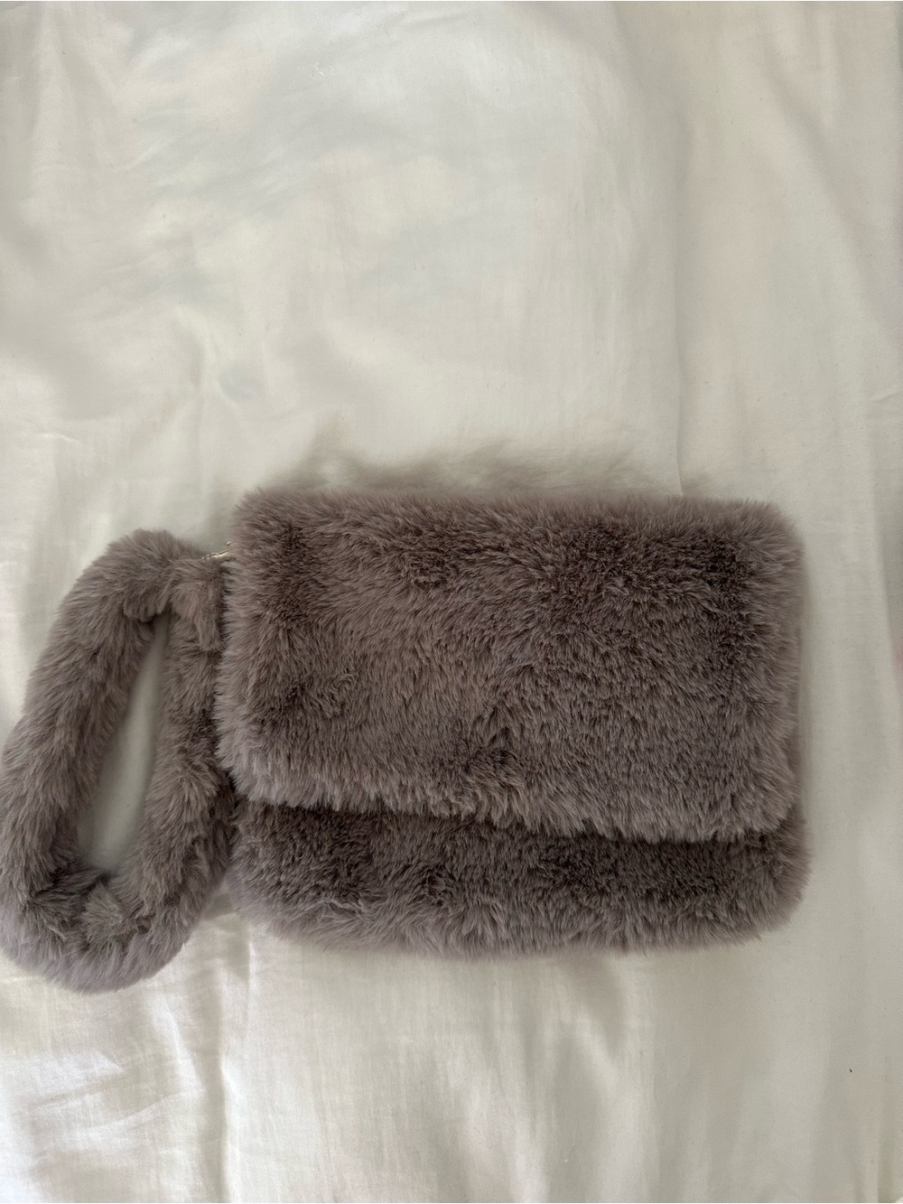 BANANA REPUBLIC FAUX FUR WRISTLET!